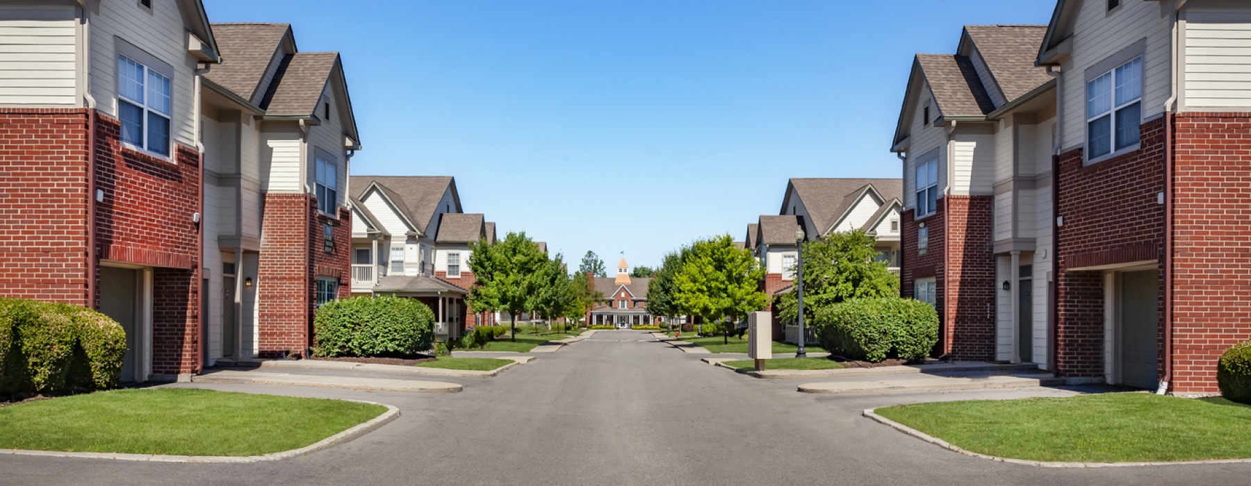 road that leads to property clubhouse