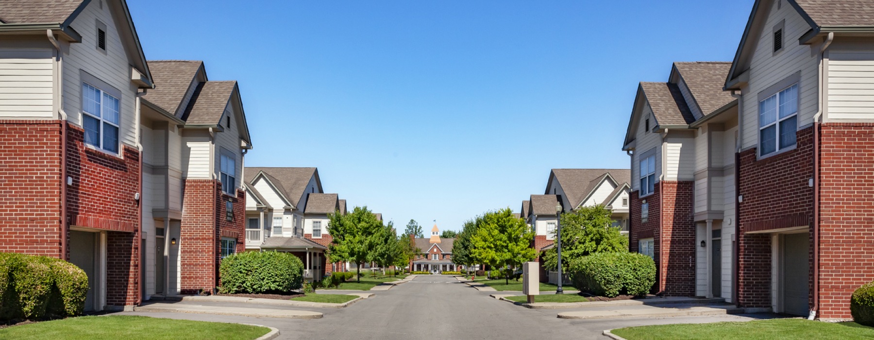 road that leads to property clubhouse